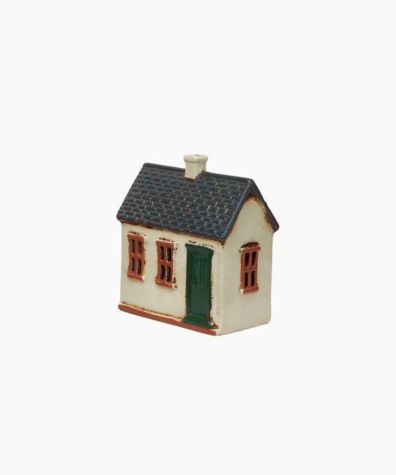 Collectable ceramic house – Cotswolds style Christmas village décor