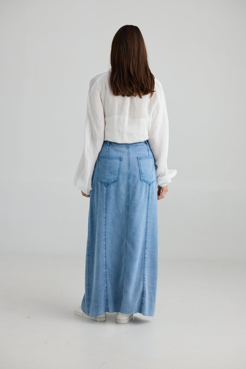 Back view of Cruise Skirt with patch pockets