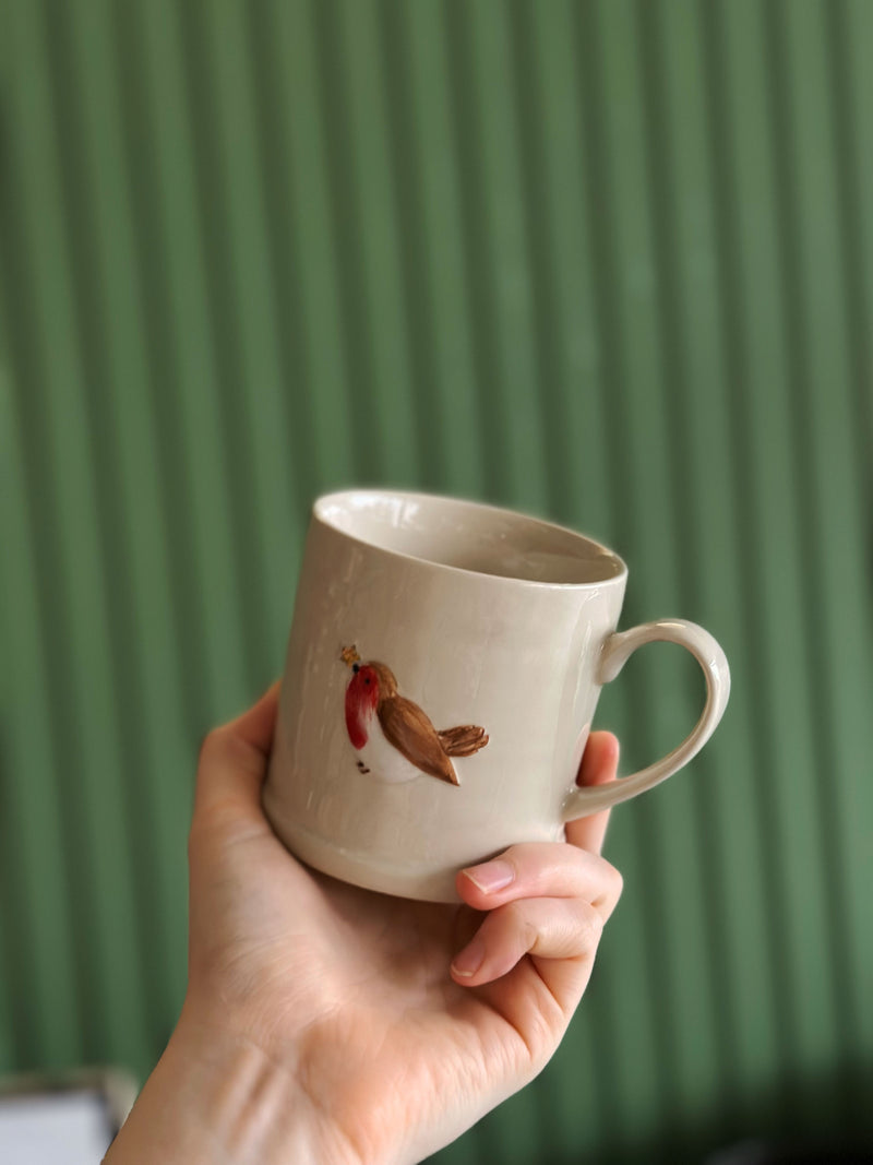 Holiday coffee mug – Red Robin design from Favourite Things collection