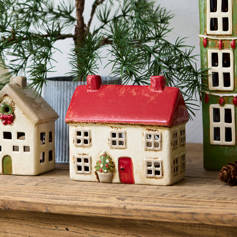 Collectable ceramic Christmas cottage – traditional festive décor