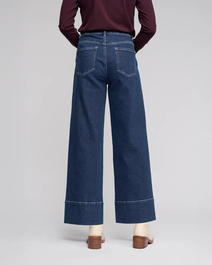 Women's dark blue wide leg ankle-length jeans by Vassalli.