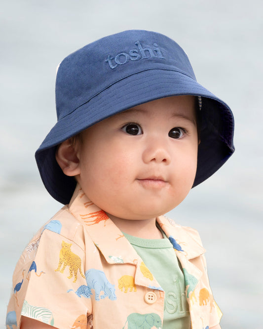 Child wearing Toshi Bucket Hat Billy in Midnight Blue