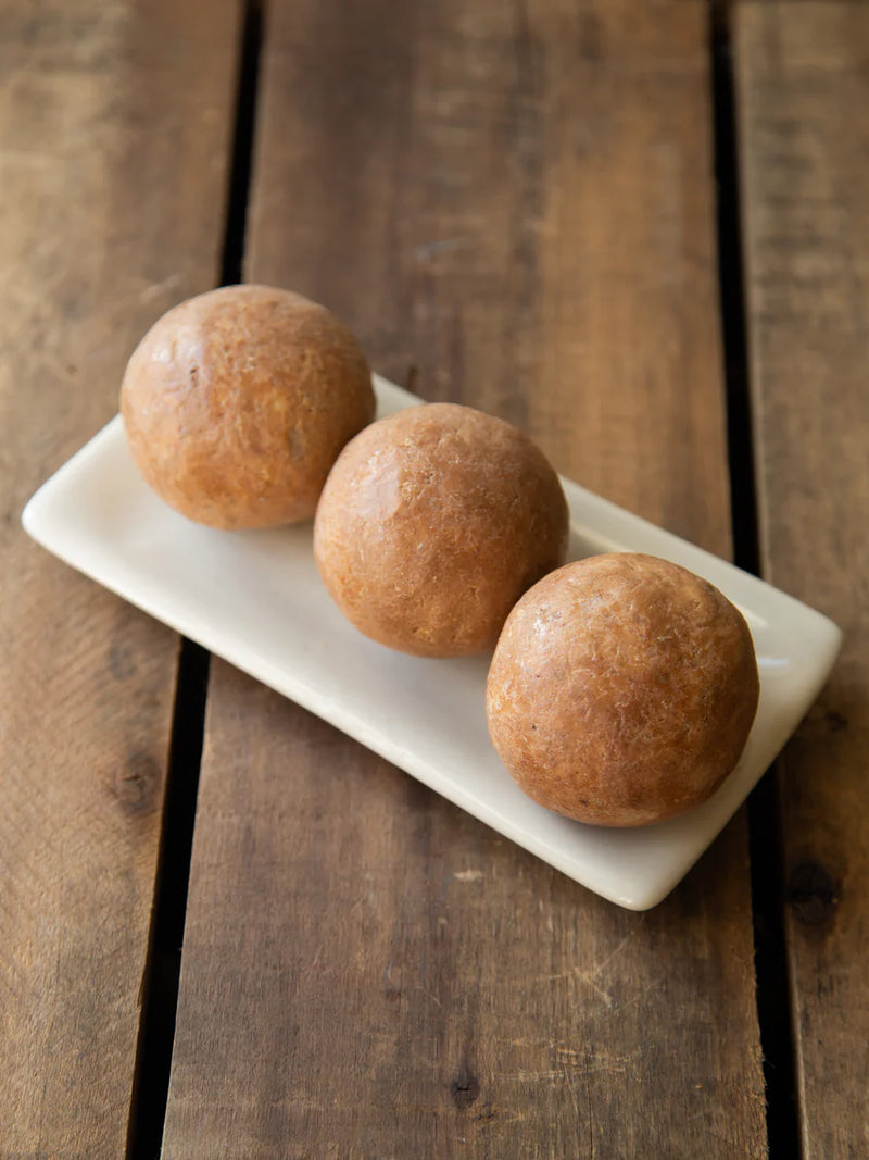 Vegan round soap by Est Australia made with extra virgin olive oil and pure essential oils.