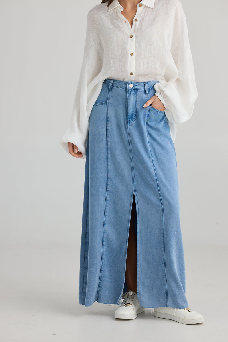 Denim skirt with front split and pockets
