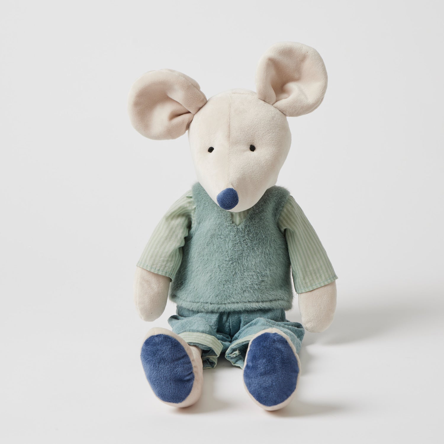 Child-safe plush toy mouse for nursery décor