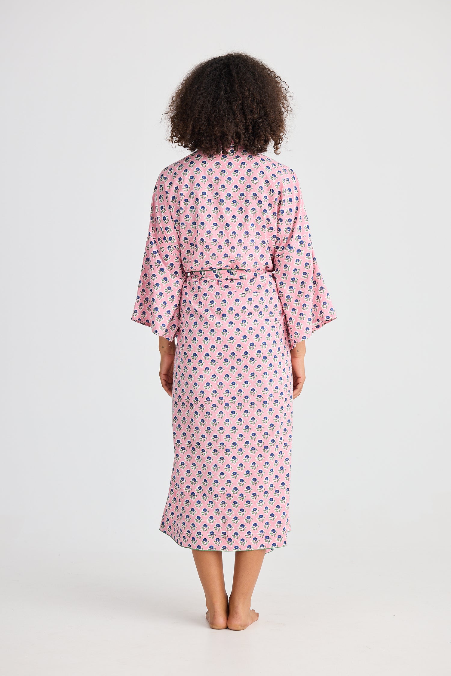 Women’s floral cotton robe in Ditsy Daisy pattern – Namaste Collection
