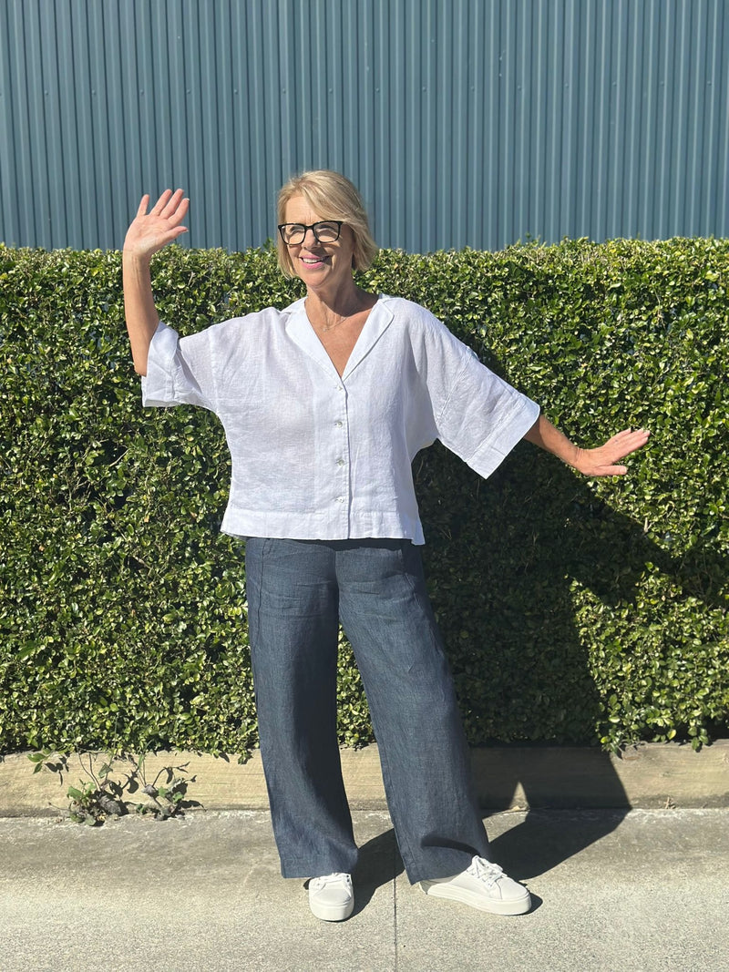 Classic 100% linen white shirt – folded sleeve detail