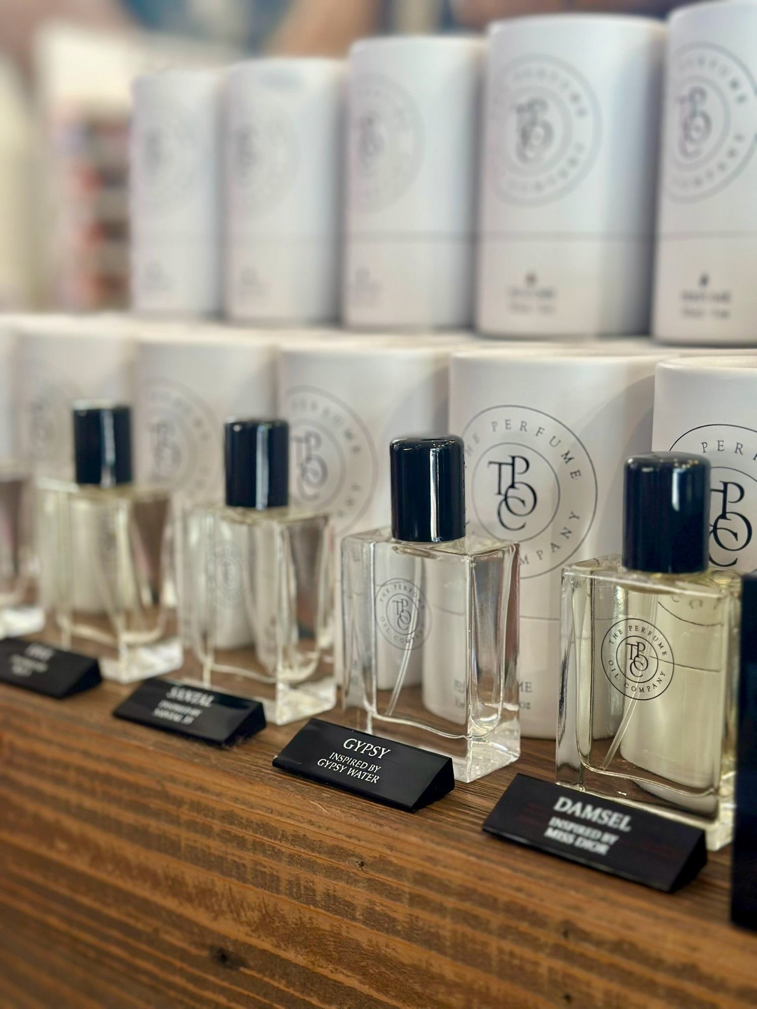 Feminine citrus, rose & patchouli scent – DAMSEL perfume