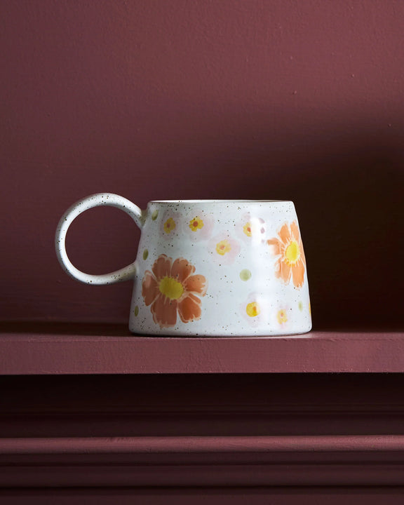 Robert Gordon Flower Garden June mug with 350ml capacity and artisan-inspired floral design.
