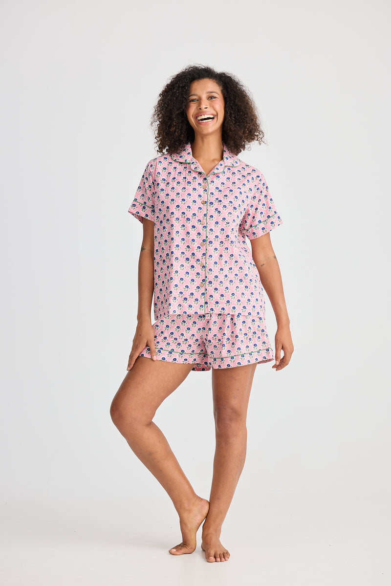 Women’s cotton pyjamas with daisy pattern and piping