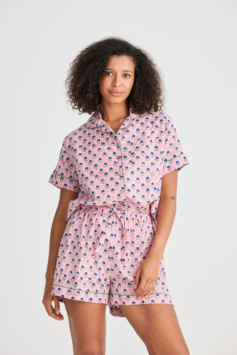 Relaxed fit pyjama set with elastic waist shorts