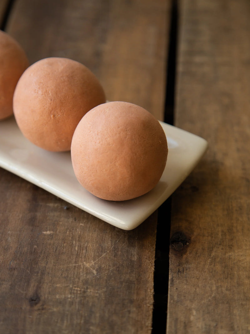 Handmade 120g olive oil soap ball with pink clay and geranium essential oil.
Vegan round soap by Est Australia made with extra virgin olive oil and pure essential oils.