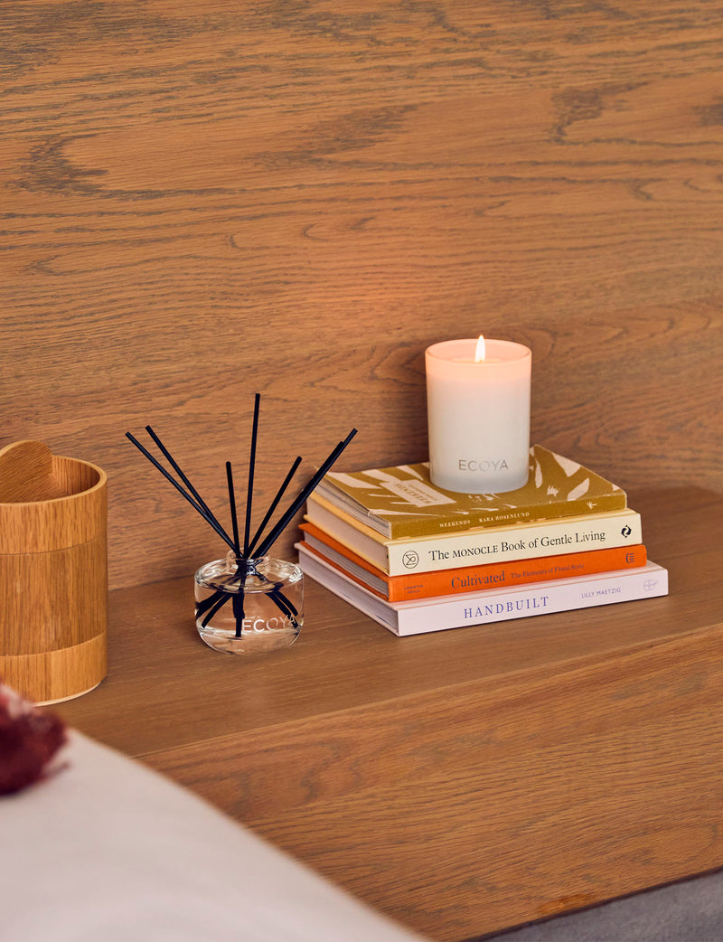 Fruity home fragrance diffuser with guava, lychee and vanilla scent