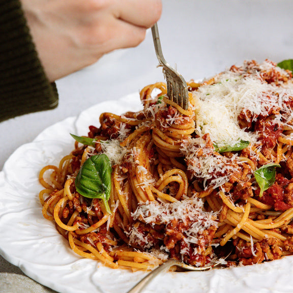 Spaghetti cooked with rich bolognese using spice blend