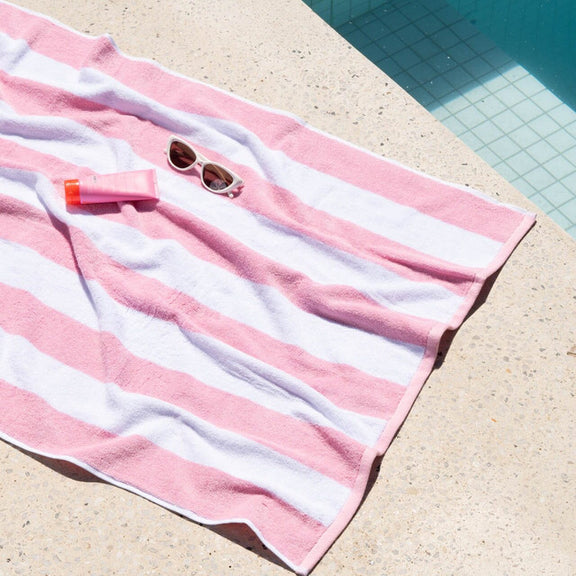 Classic cabana style beach towel pink