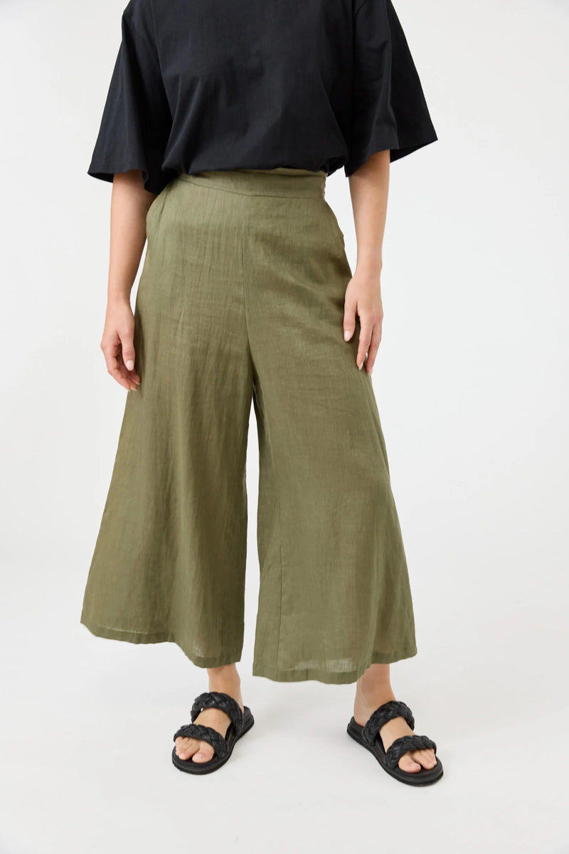 Eb & Ive Studio Crop Pant Khaki showing the high-rise waist and wide-leg fit