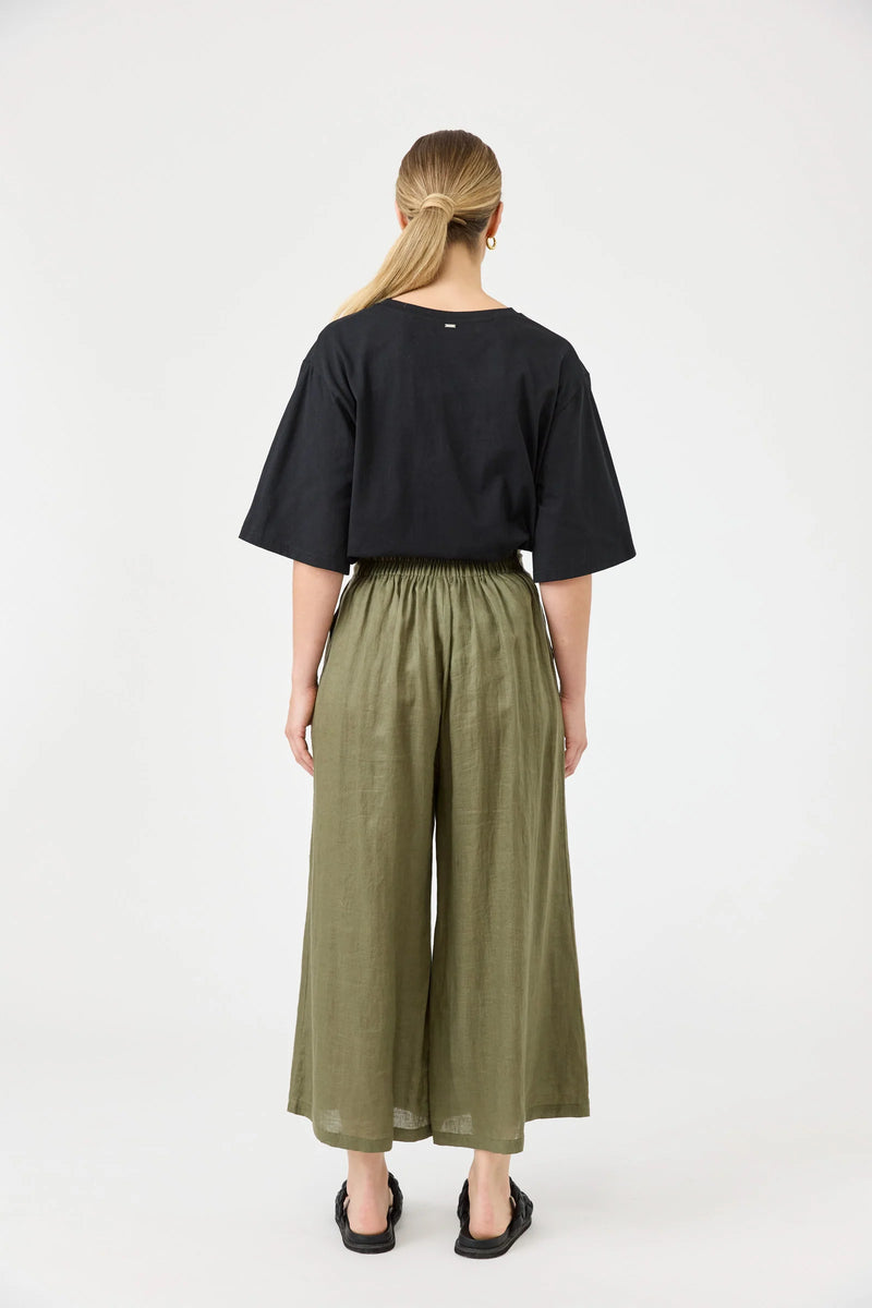 Women’s Eb & Ive Studio Crop Pant in Khaki with high-rise waist and 7/8 length