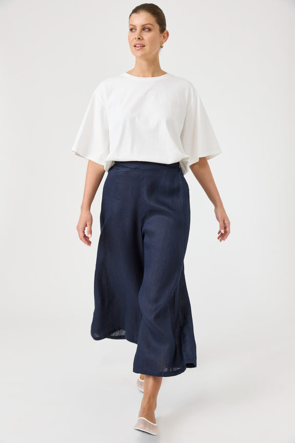 Women’s Eb & Ive Studio Crop Pant in Navy with high-rise waist and 7/8 length