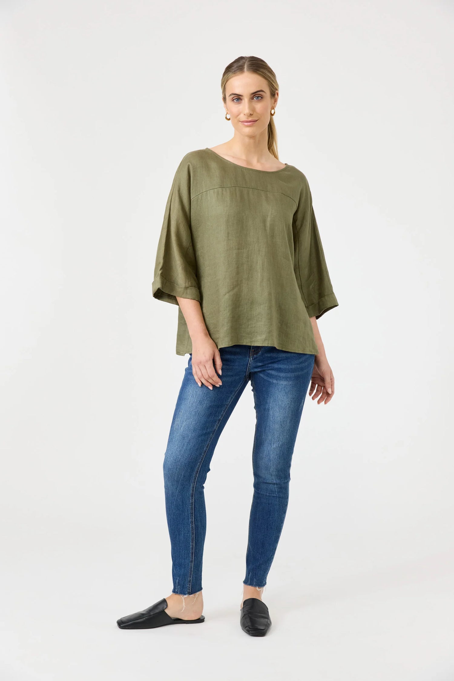Eb & Ive Studio Relaxed Top in Khaki, women’s 100% linen top