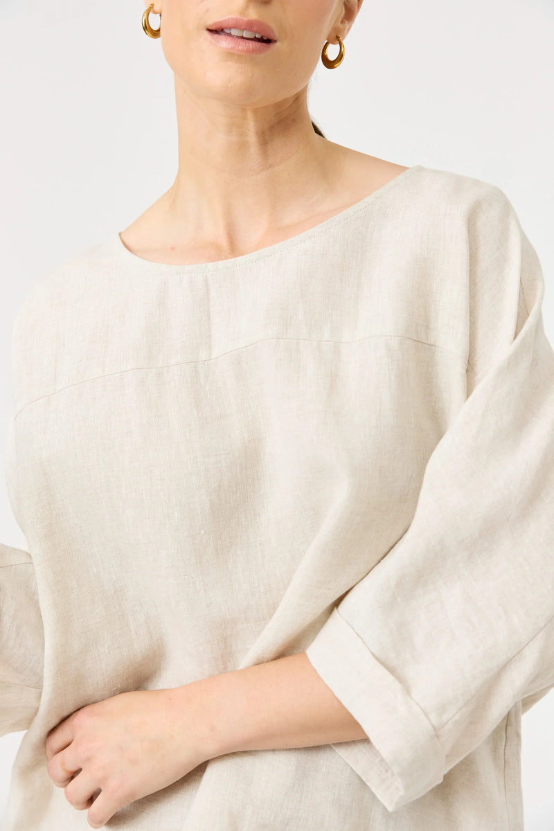 Eb & Ive Tusk linen Studio Relaxed Top with crew neckline