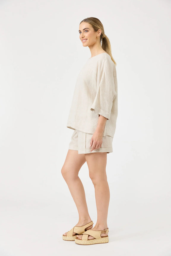 Eb & Ive women’s 100% linen Studio Relaxed Top in Tusk with hip-length hem