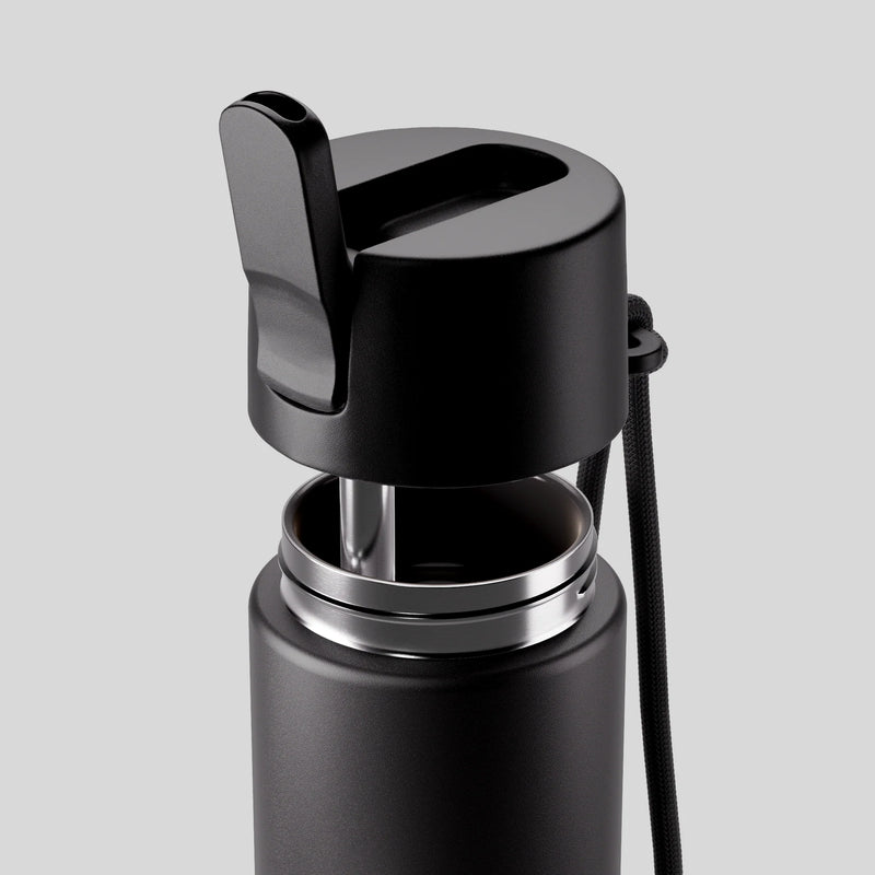 Fressko Move 660mL insulated bottle with titanium straw