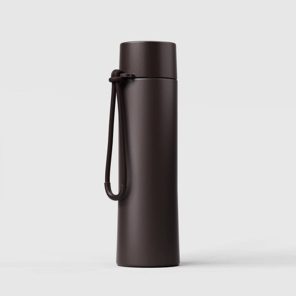 Fressko Move 660mL insulated bottle with titanium straw