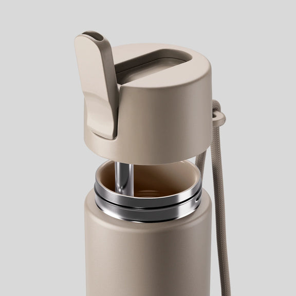 Fressko Move 660mL insulated bottle with titanium straw